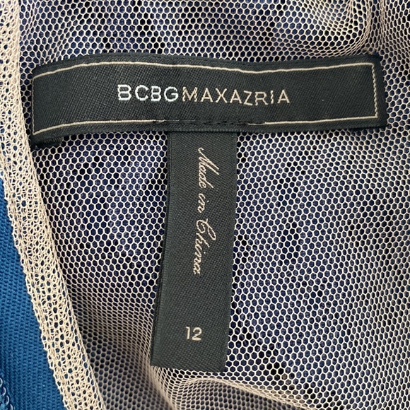 BCBG Max Azria blue Cutout Midi Dress with lace accent. Size 12 - Picture 3 of 4